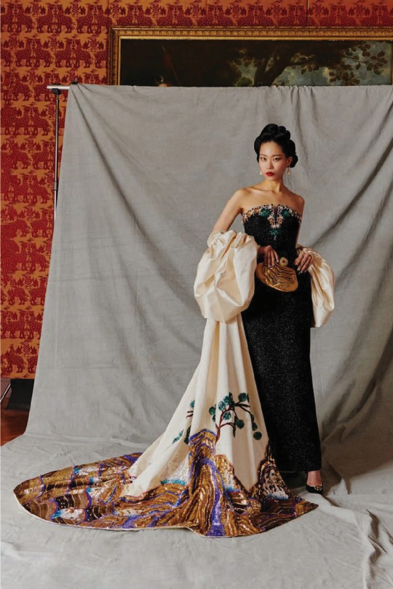 miss-sohee-fw-2022-landscape-emb.jpg